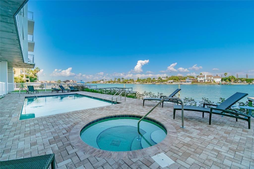 Oceana 305 East Villa St. Pete Beach Exteriör bild